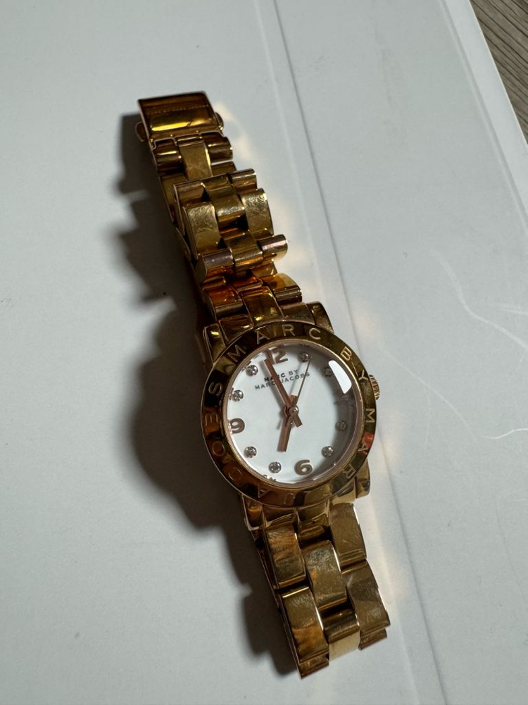 마크제이콥스 금장 여성 손목시계--6