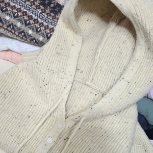 오레오쿠키 패턴 후드니트가디건. 도톰따뜻한 편안한니트.