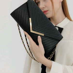 스튜디오세라 퀼팅체인 클러치백