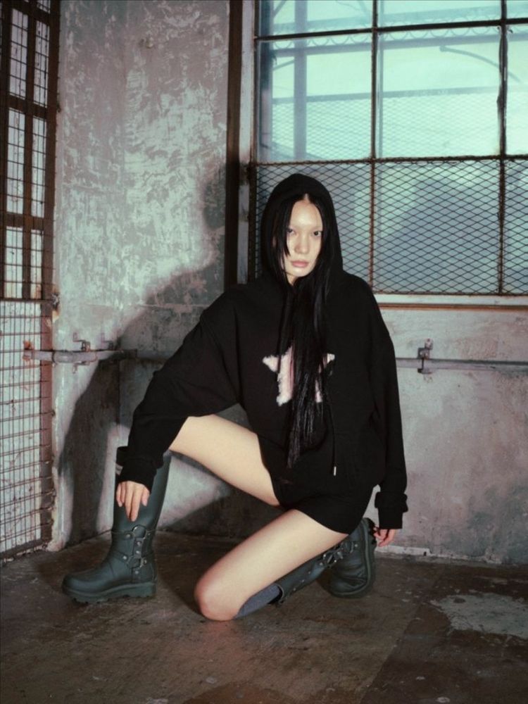 suck my kiss 락앤롤 별 후드티 미스치프 보헤미안서울 코이세이오 쓰리타임즈 페일제이드 나체 마뗑킴 이미지