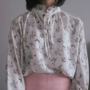 플라워 프릴 리본 타이 블라우스 / 아뜨랑스 밀크코코아 체리코코 육육걸즈 핫핑 리리앤코 쇼퍼랜드 베니토 리얼코코