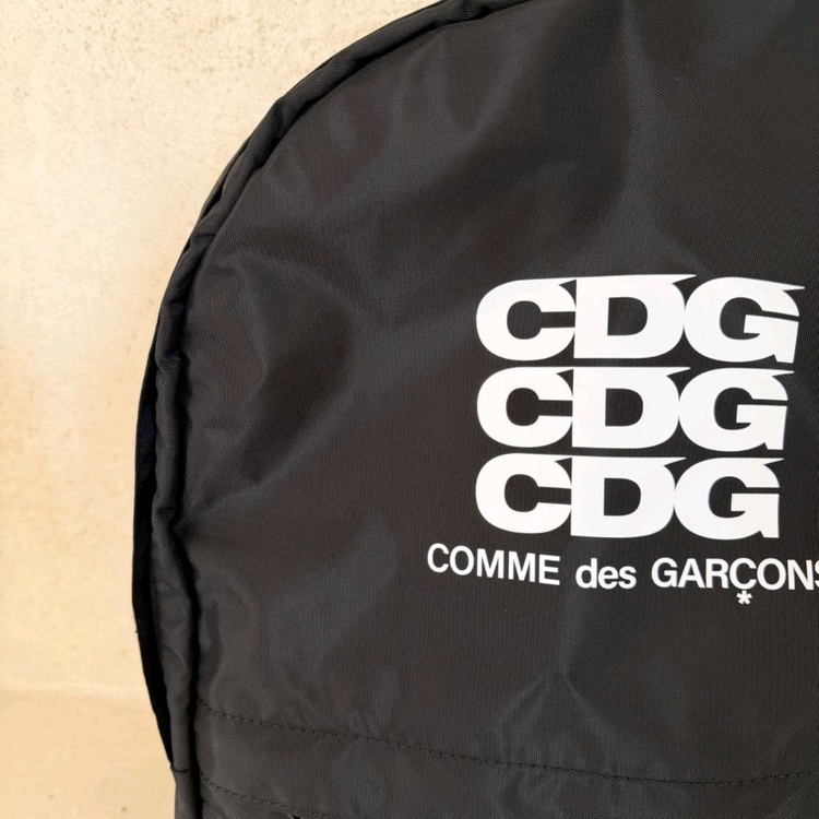 꼼데가르송 로고 프린트 나일론 백팩--2