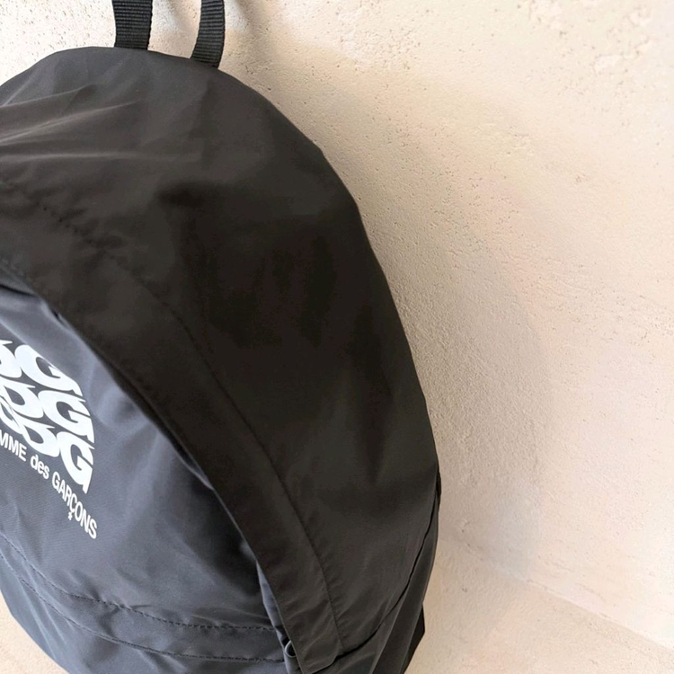 꼼데가르송 로고 프린트 나일론 백팩--4