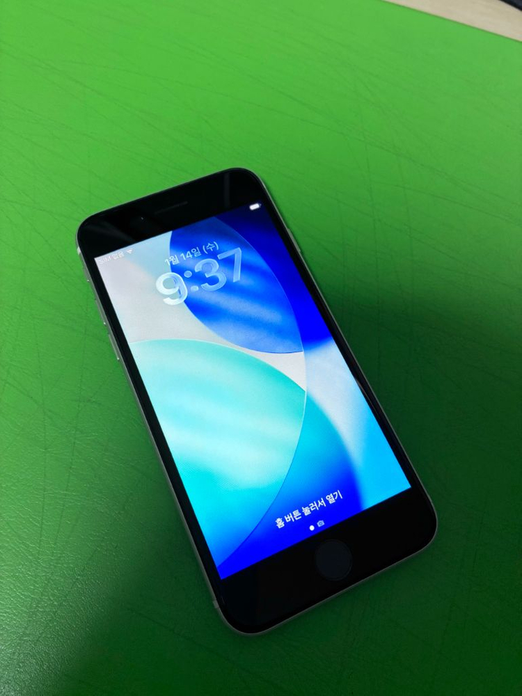 아이폰 se3 128 배터리100 팔아요--1
