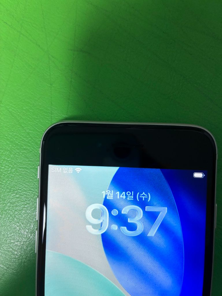 아이폰 se3 128 배터리100 팔아요--6