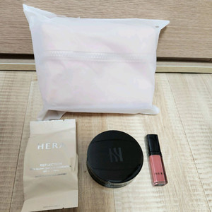 헤라 블랙쿠션 본품 15g 팝니다