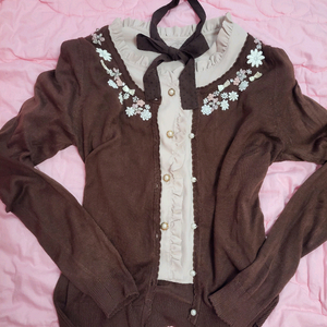 급처세탁완료상태좋음!허니시나몬 리본 프릴 핑크 블라우스 티 리즈리사st