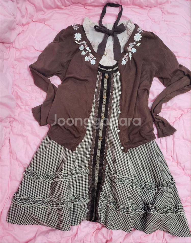 급처세탁완료상태좋음!허니시나몬 리본 프릴 핑크 블라우스 티 리즈리사st--1