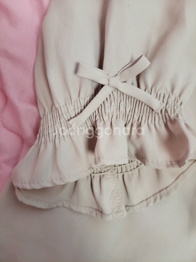 급처세탁완료상태좋음!허니시나몬 리본 프릴 핑크 블라우스 티 리즈리사st--4