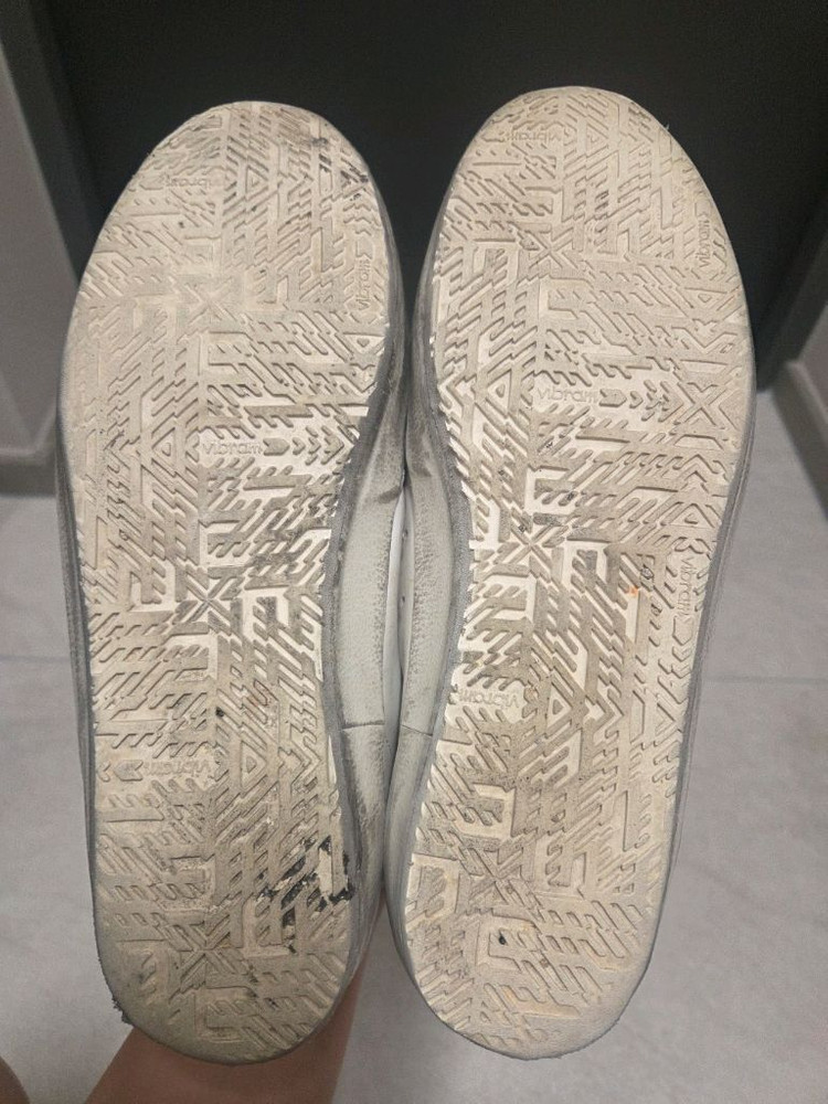 골든구스 슈퍼스타 스니커즈 42 이미지