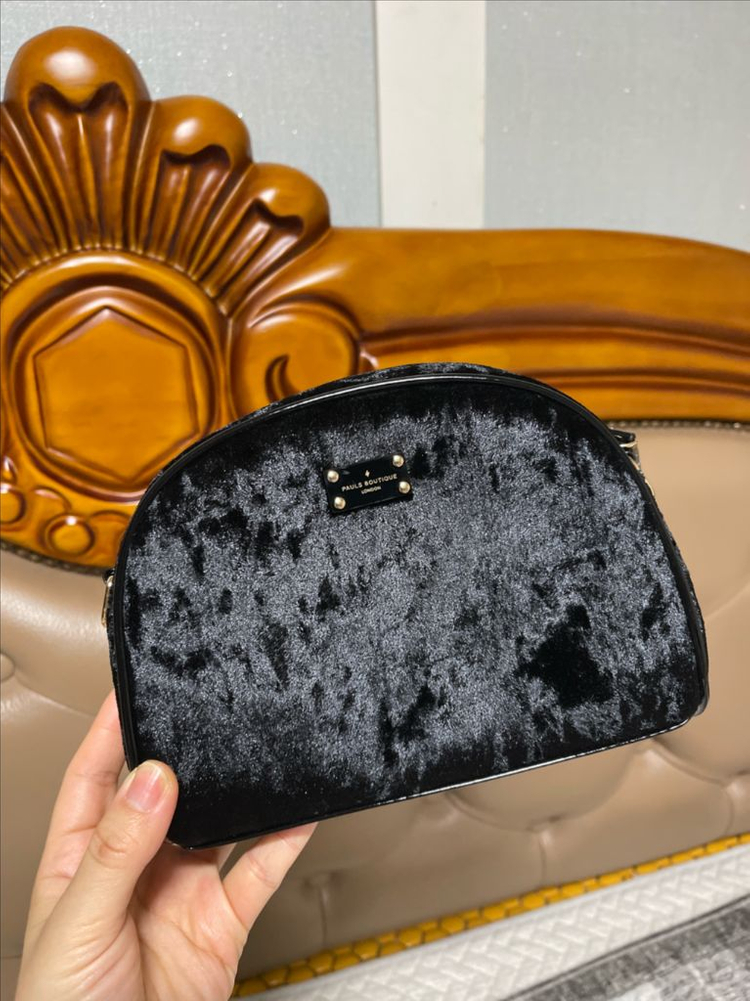 폴스부띠끄 벨벳 크로스백 새상품 이미지