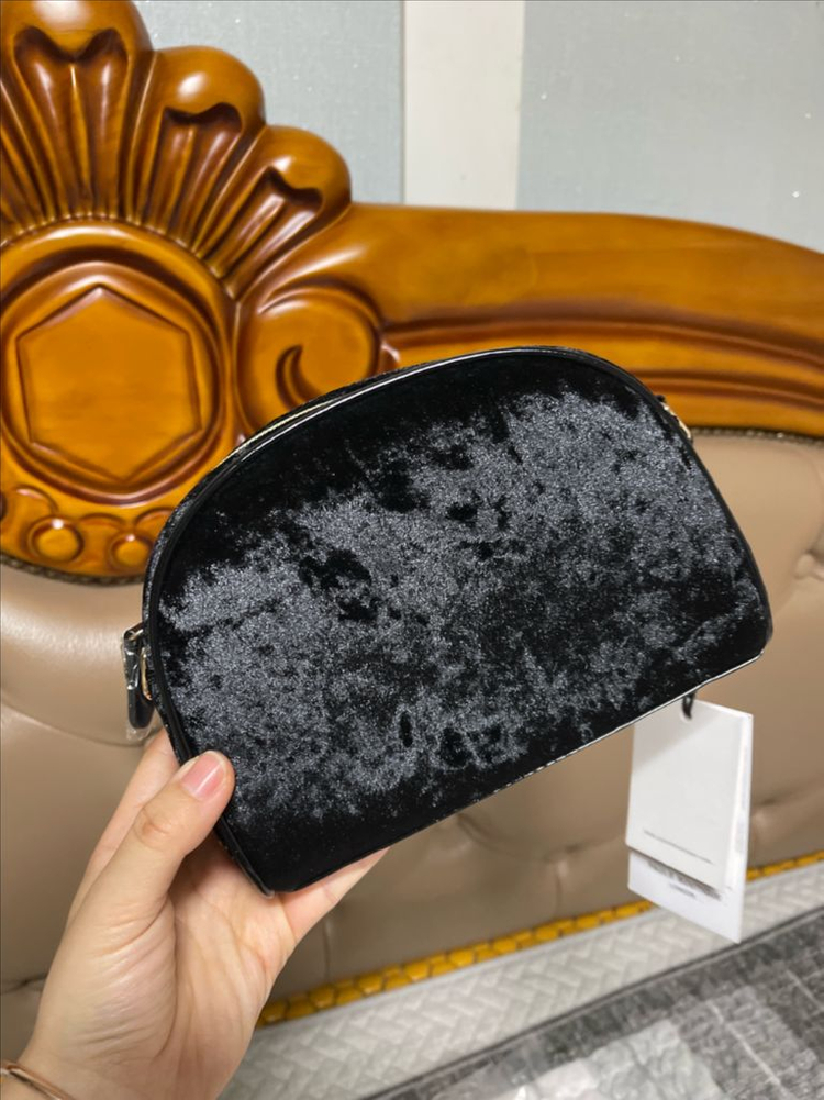 폴스부띠끄 벨벳 크로스백 새상품 이미지