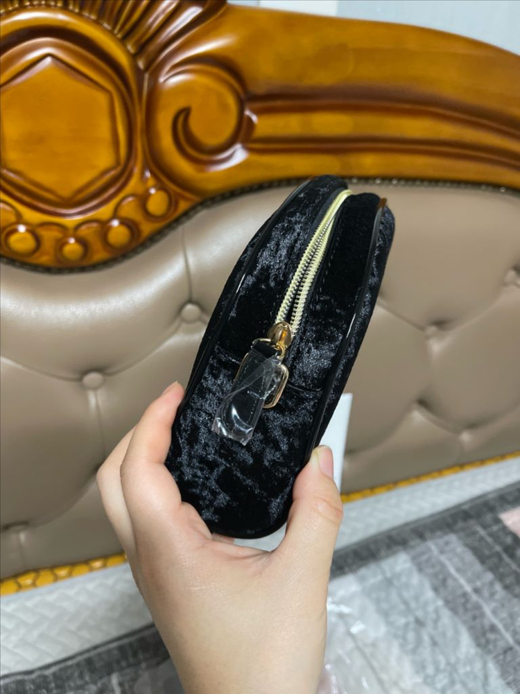 폴스부띠끄 벨벳 크로스백 새상품 이미지