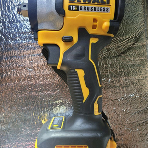 브러시리스 임팩렌치 , 임팩드릴 팝니다.