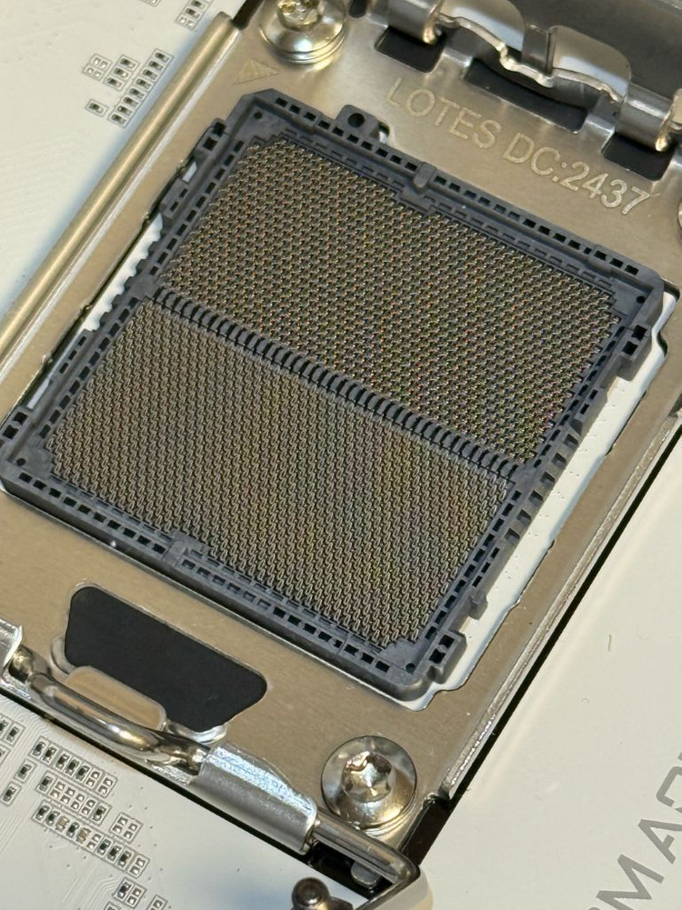 기가바이트 b650m 어로스 엘리트 ax ice--1