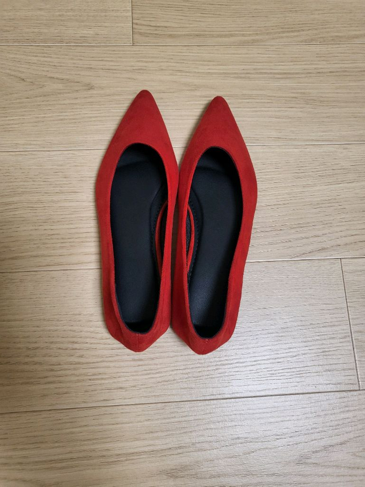 새상품>레드 스웨이드 플랫슈즈 (여성구두235)2만원--3