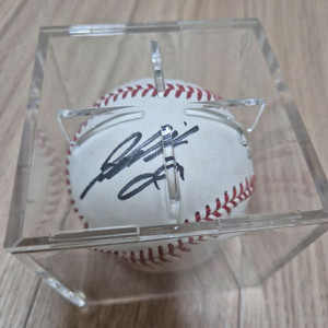 류현진 친필 싸인볼최저가(고가 보관함) 이미지