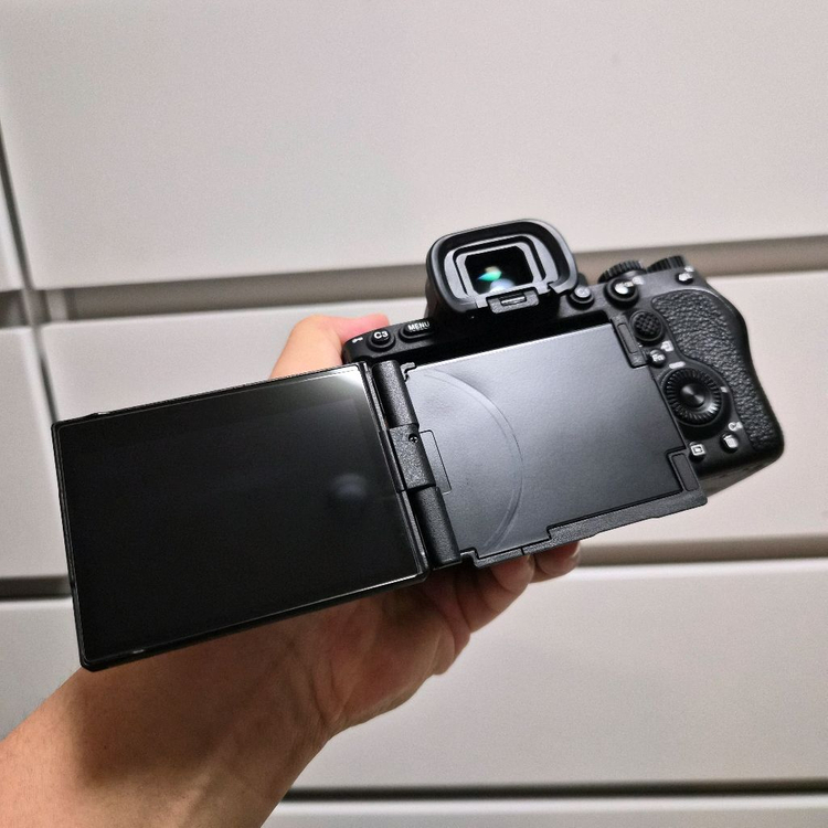 소니 A7R5 + 케이지 + 추가 배터리--3