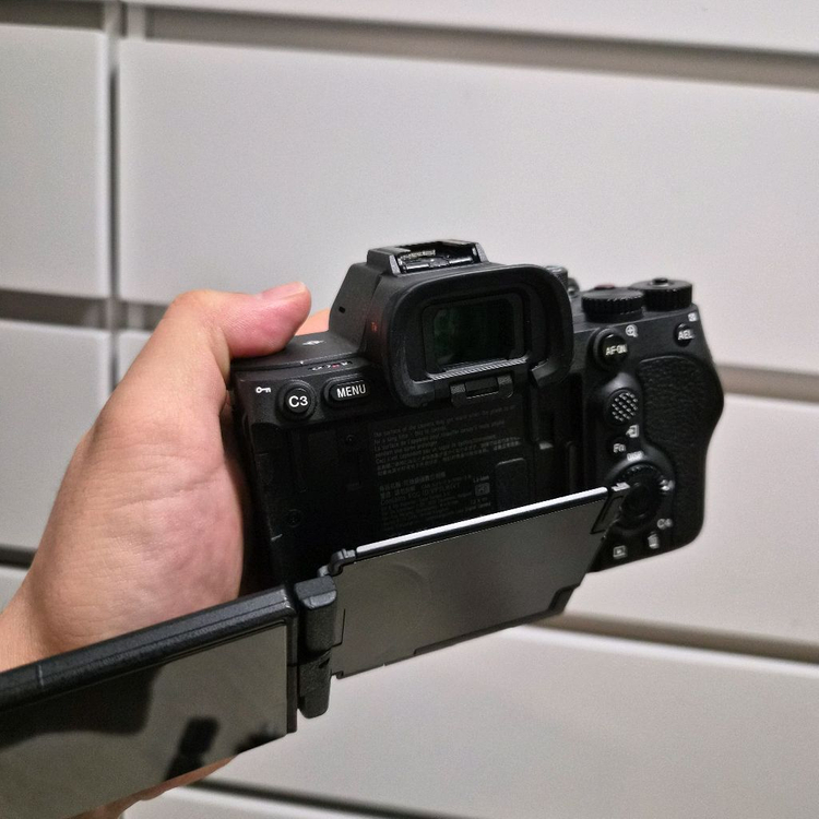 소니 A7R5 + 케이지 + 추가 배터리--4