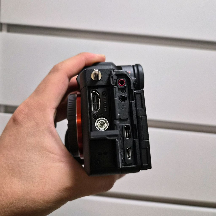 소니 A7R5 + 케이지 + 추가 배터리--7