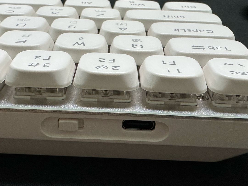 EWEADN MK68 3모드(유선,2.4G 무선, BT 무선) 로프로파일 기계식 키보드 화이트--4