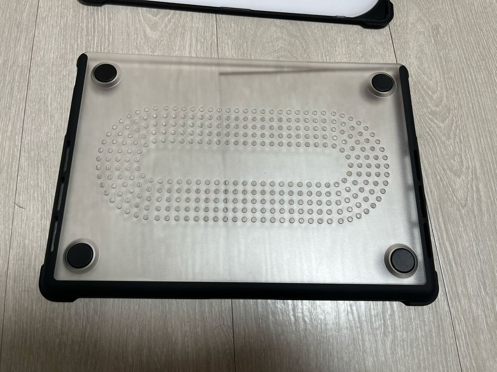 케이스티파이 곰돌이푸 맥북프로 14인치 케이스 이미지