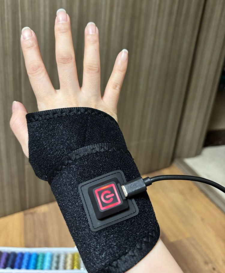 (새상품)전기 손목온열찜질기 USB-C타입 찜질패드 이미지
