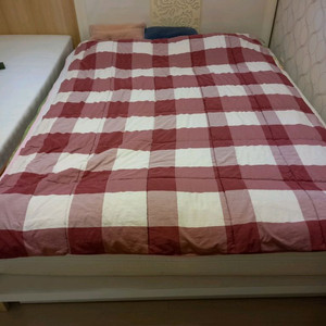 퀸사이즈 침대프레임+메트리스