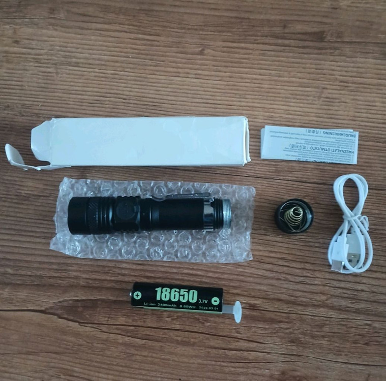 새상품)C충전식 알루미늄바디 18650포함 후레쉬 손전등--7