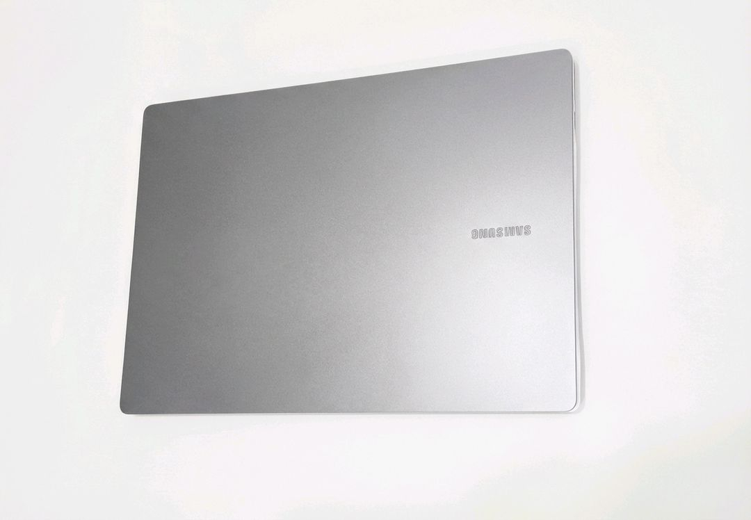 갤럭시북5 프로 (Ultra5 / 32GB 램) 루나레이크 신형 팝니다 (새상품급)--2