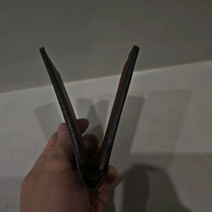 루이비통 정품 모노그램 이클립스 반지갑 팝니다