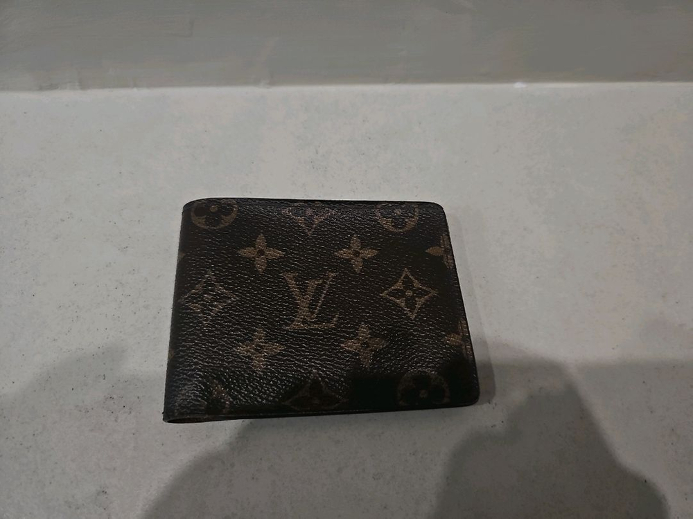 루이비통 정품 모노그램 이클립스 반지갑 팝니다 이미지