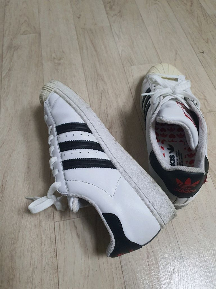 275 아디다스 슈퍼스타 스칼렛 운동화 스니커즈 신발 275사이즈 완전좋아요 이미지