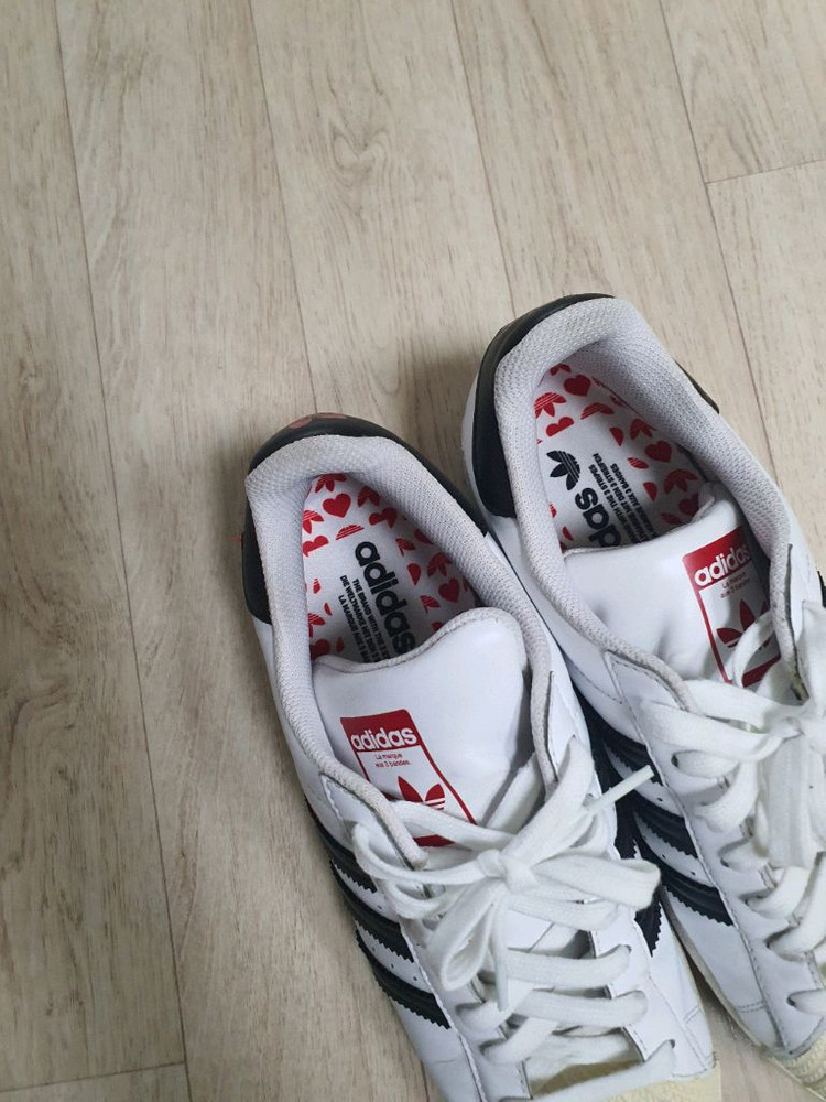 275 아디다스 슈퍼스타 스칼렛 운동화 스니커즈 신발 275사이즈 완전좋아요 이미지