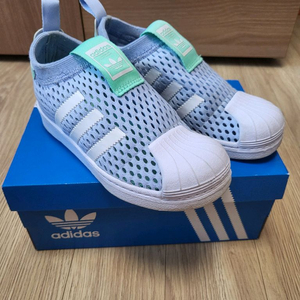 아디다스 슈퍼스타 메쉬 하늘색 운동화 180사이즈