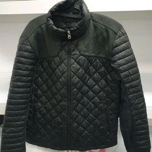 머렐 정품 오리털경량패딩 실100사이즈 팝니다