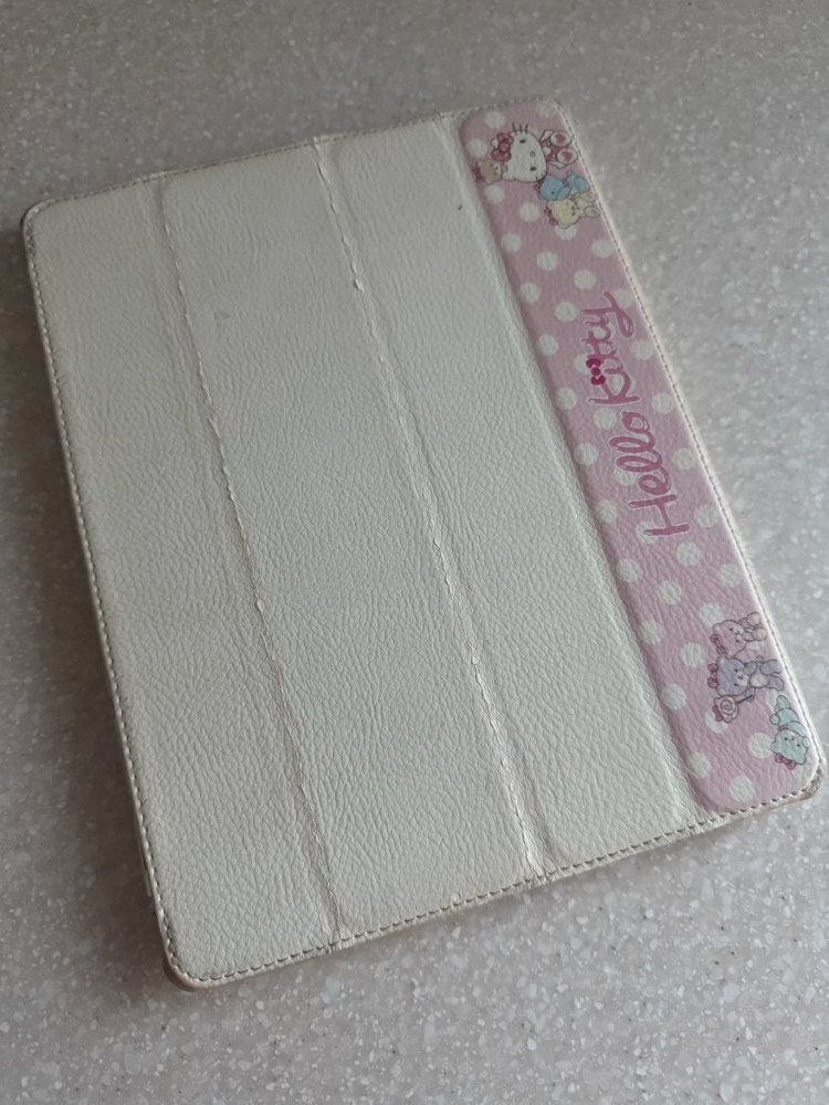 [거의새것]아이패드 A1430 64GB&키티케이스&충전선3개--4