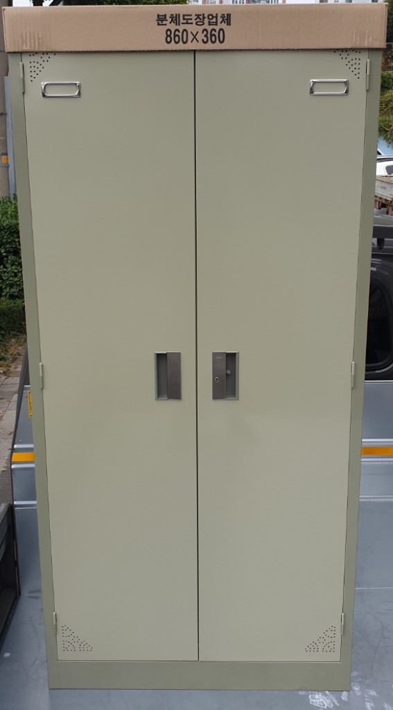 파티션 책상 의자 원탁 작업탁자 철제캐비넷 철재옷장 서랍 책장 수납장 회의용테이블 회의용의자 철재유리진열장 이미지