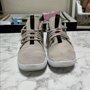 나이키 에어조던 퍼스트클래스 275