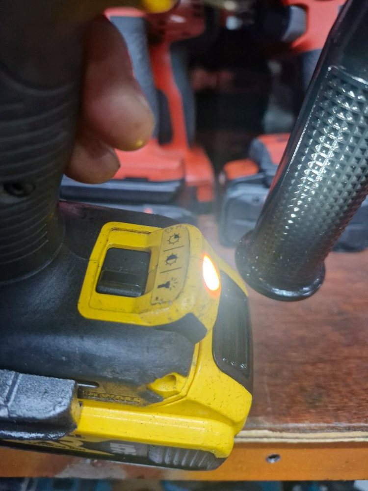 디월트충전함마드릴 DCD996 강력토크 최강토크 함마드릴 A급 이미지