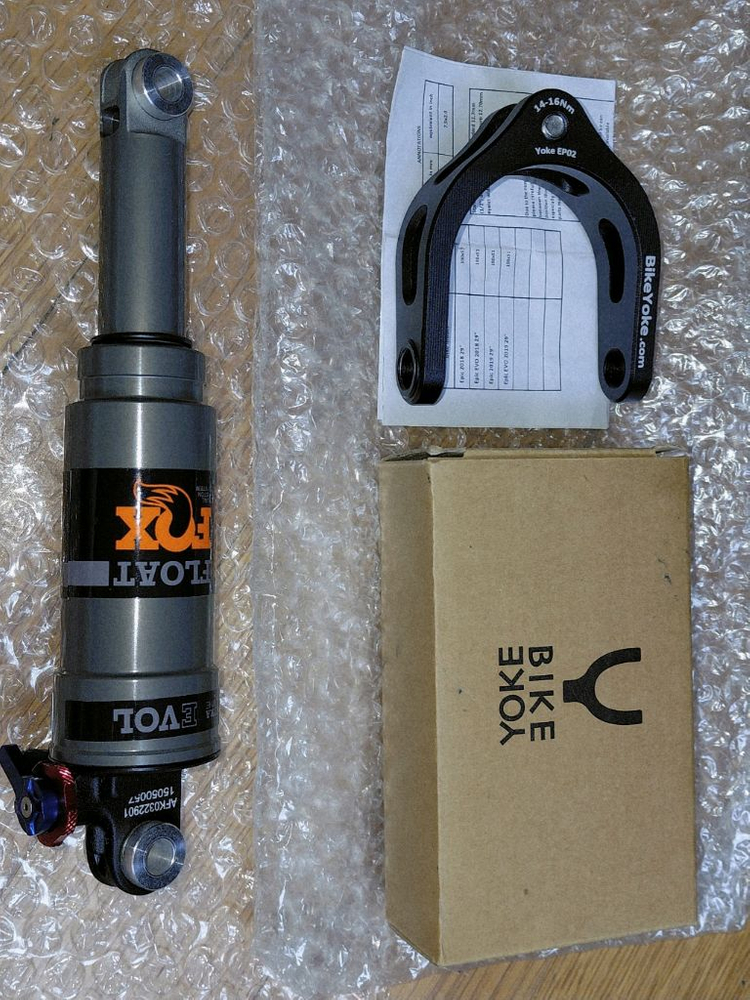 엑스퓨젼 리어샥+바이크요크(스페셜 18~20년)--2