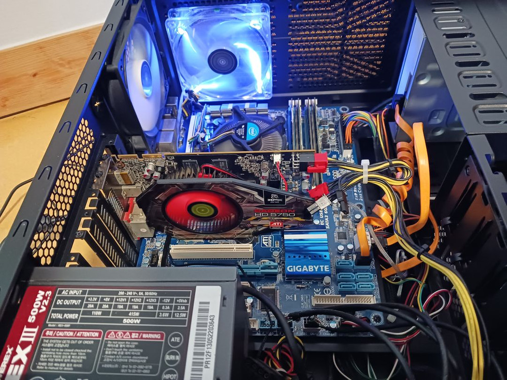 컴퓨터 본체+삼성19인치모니터 일괄 팝니다. 이미지