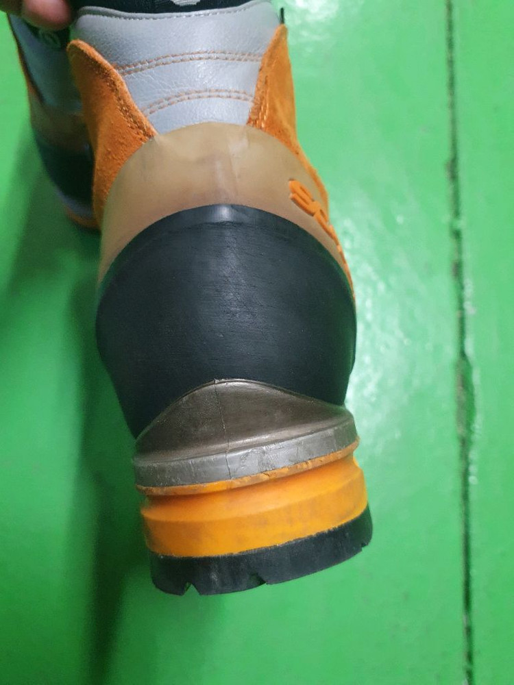 스카르파 빙벽화 250m 이미지