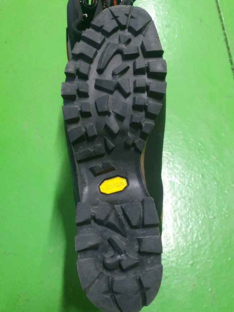 스카르파 빙벽화 250m 이미지