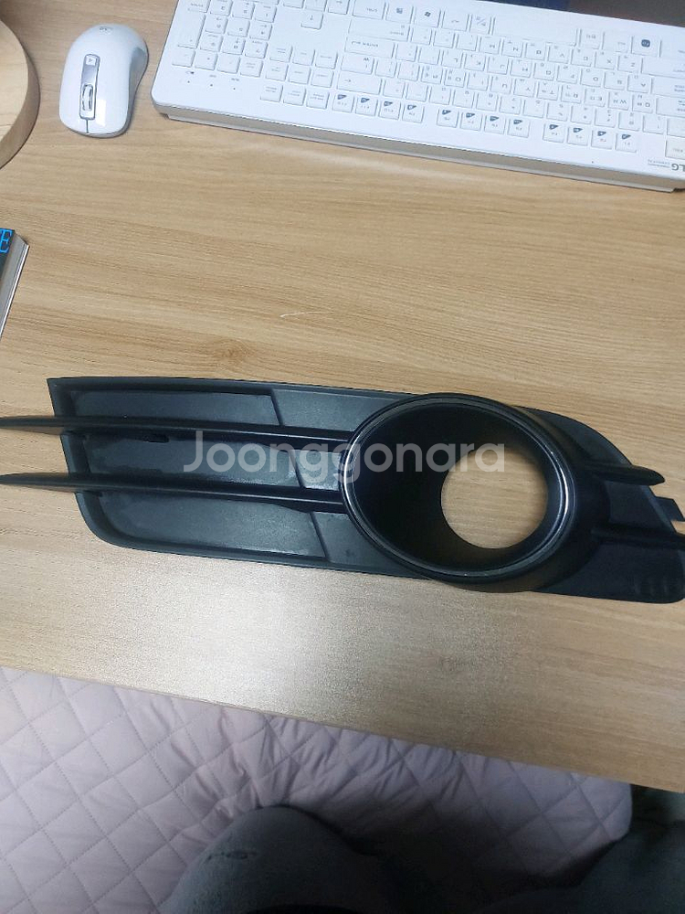 아우디 a6 순정 안개등커버 좌측--1