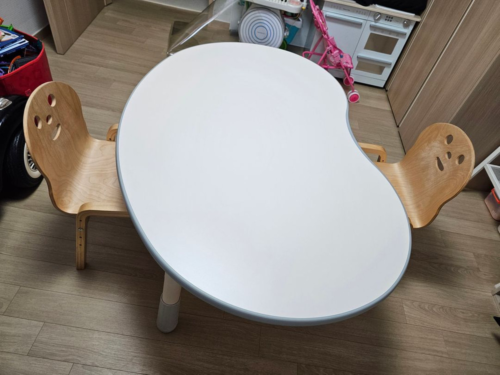 일룸 땅콩책상 1200 그레이 나무의자2개 이미지