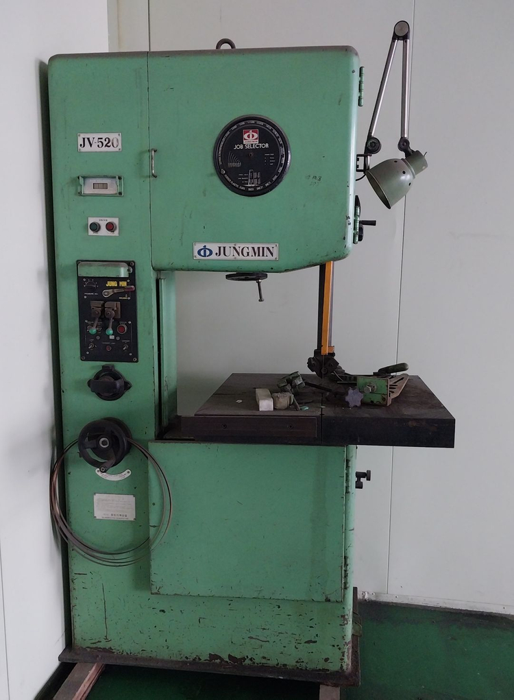 Vertical type band saw 톱기계 콘타 JV-520 띠톱기계 밴드소 콘타머신 이미지
