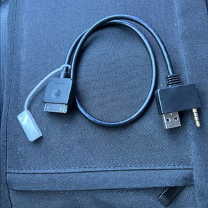 차량용 iPod 30핀(아이패드,아이폰) AUX 케이블 이미지