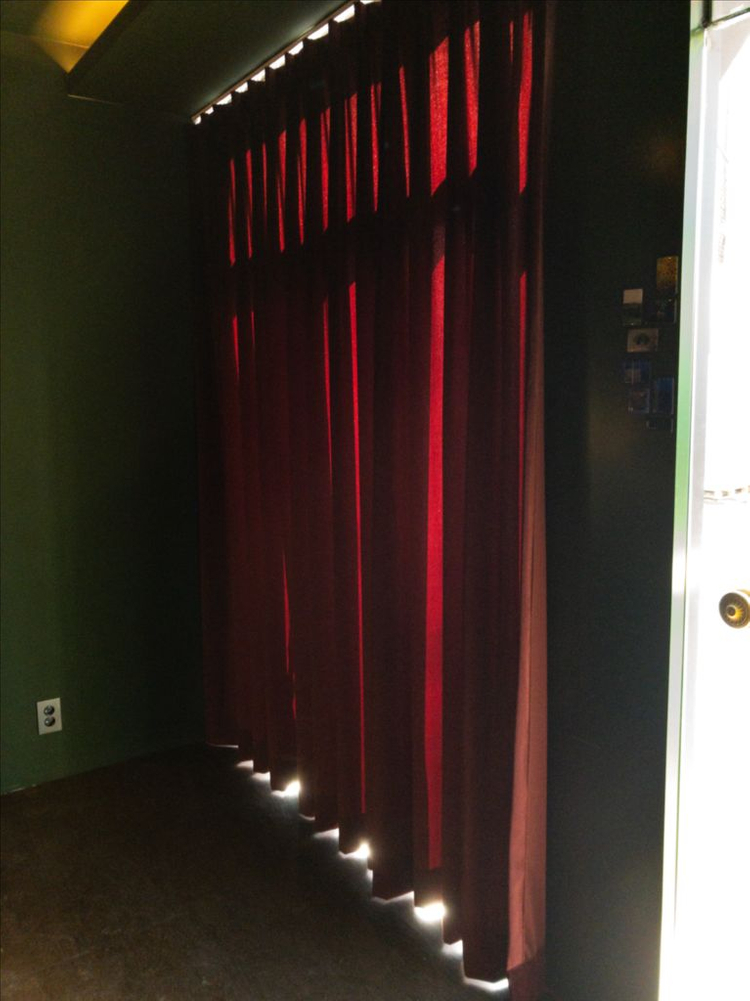 버건디 벨벳 커튼 (레일형)--1