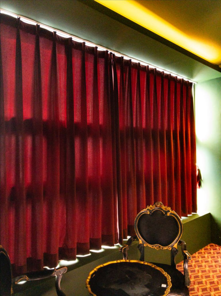 버건디 벨벳 커튼 (레일형)--3